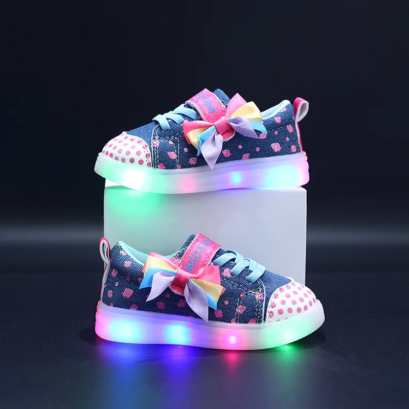 Zapato informal para niños 2025, nuevo zapato iluminado de fondo plano para las cuatro estaciones, zapatos deportivos a la moda para niños, zapatos escolares con lazo para niñas - imagen 3