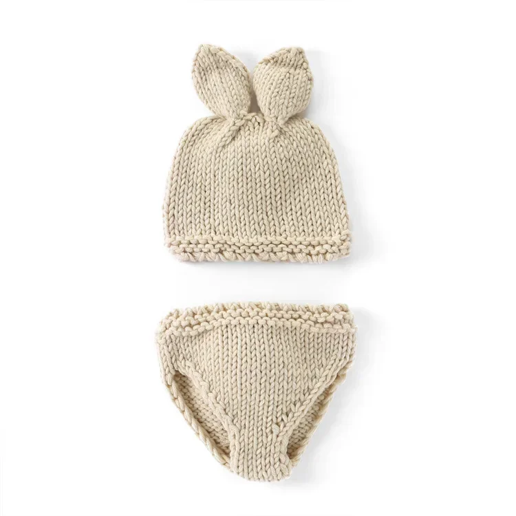 Conjunto de ganchillo recién nacido con gorro de conejo - imagen 4