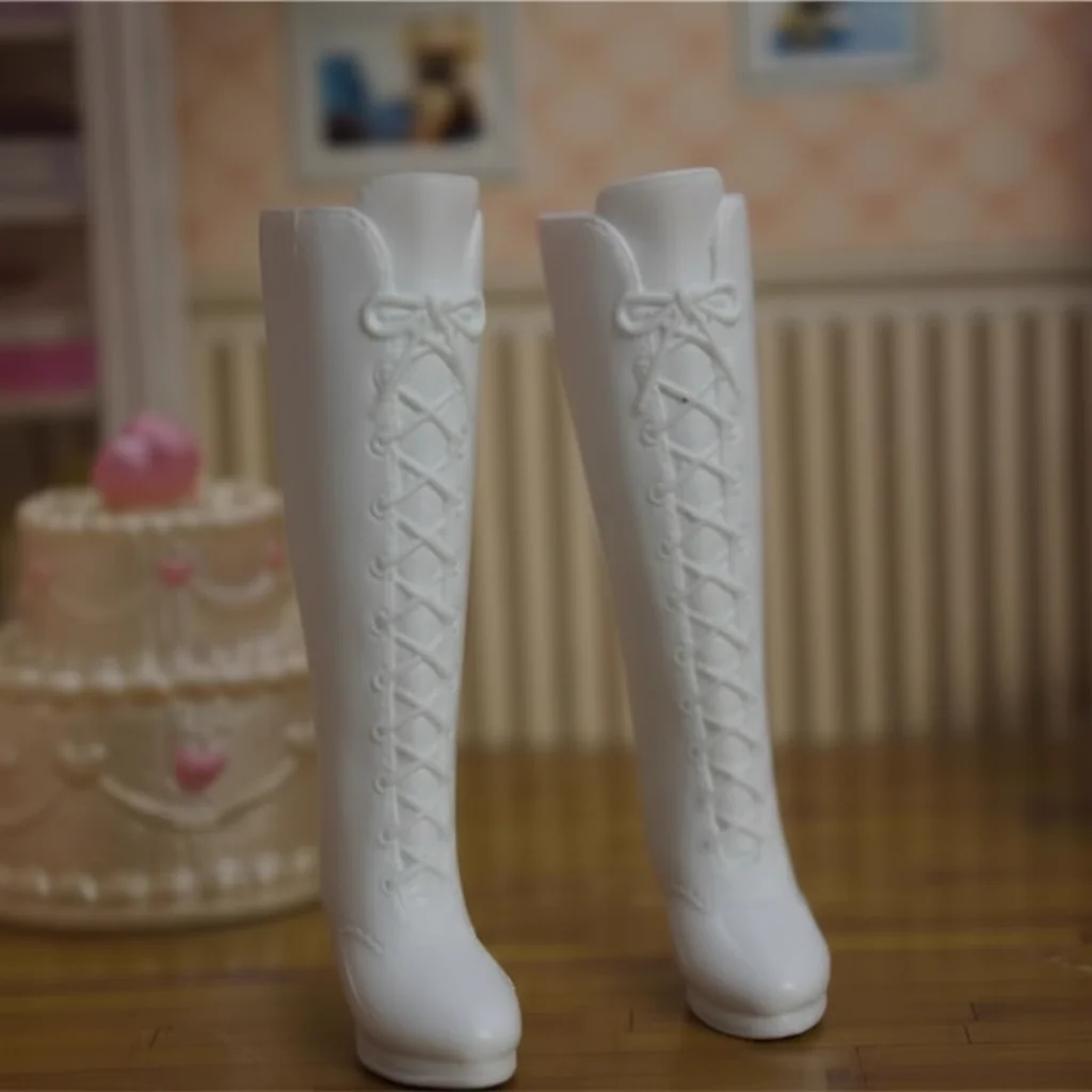 Botas y sandalias de tacón para muñecas - imagen 3