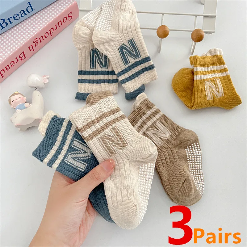 3 par/lote calcetines antideslizantes con letras para bebé, calcetines cortos de algodón suave para niños pequeños, calcetines bonitos a rayas para niños y niñas de 0 a 5 años