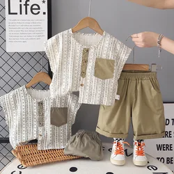 Conjunto bebé verano: camiseta y pantalón corto a rayas onduladas