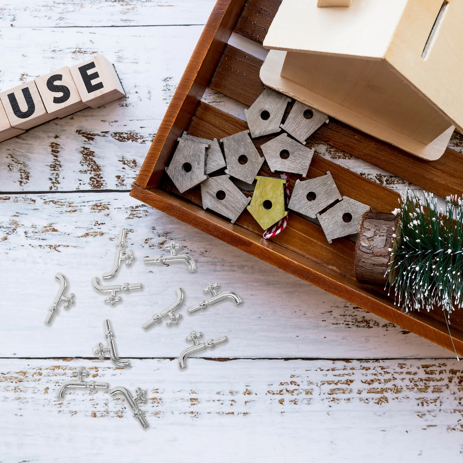 10 Uds. De decoración de grifo en miniatura, grifo falso realista de un solo mango para bricolaje, accesorios de cocina y baño, microadorno de paisaje - imagen 2