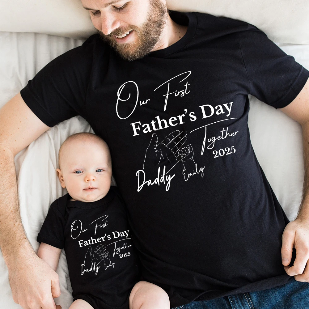 Personalizado nuestro primer día del padre juntos 2025 ropa familiar camisa personalizada para papá mono de bebé regalo del primer día del padre