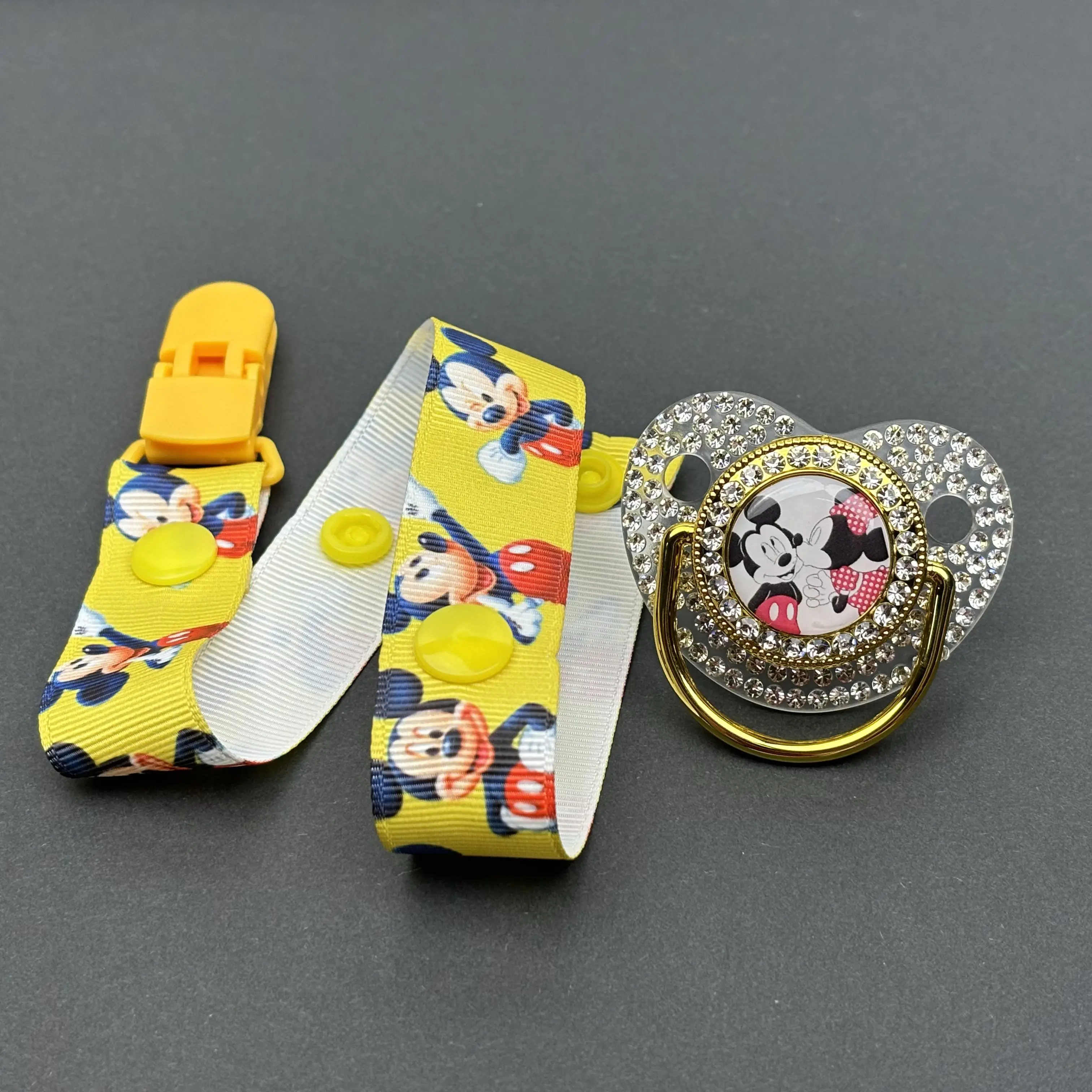 [Madre y niño] clip dorado para chupete de mickey mouse niña 1 Juego de lujo bling binky peso ligero estampado de anime universal se adapta a maniquíes - imagen 4
