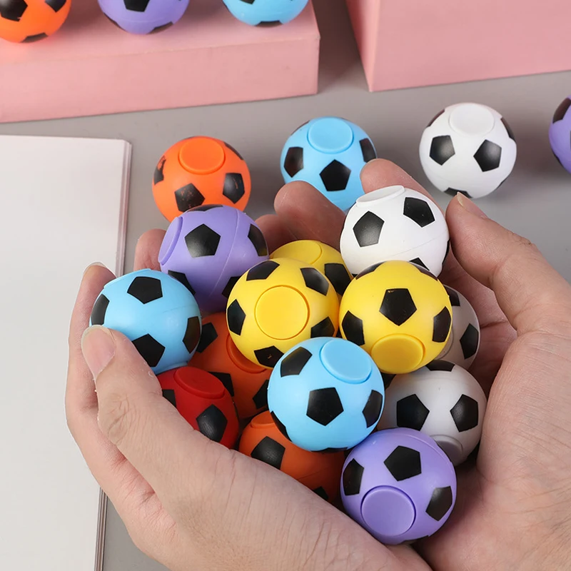 5 uds Mini Fidget Spinner balón de fútbol de juguete para niños, recuerdos de fiesta de fútbol relleno de bolsa de regalos, pelota giratoria de estrés para dedo de fútbol - imagen 5