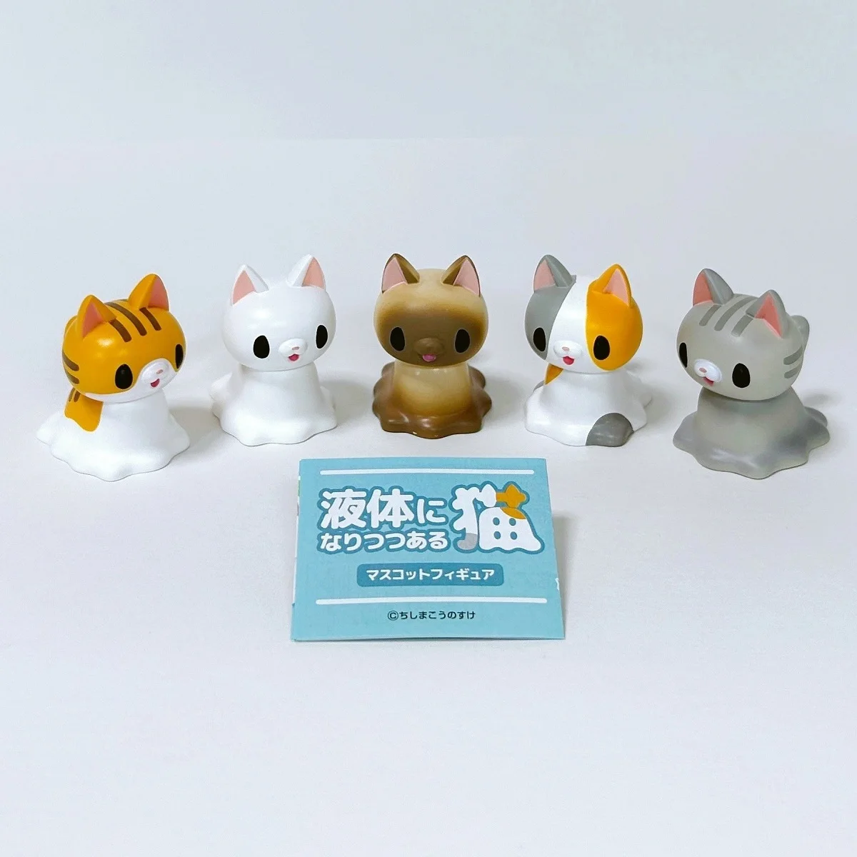 Figura de gato colecionable – Juguete gashapon para niños - imagen 3