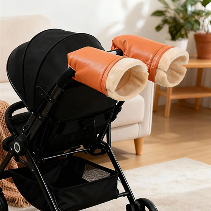 1 par de nuevos guantes impermeables a prueba de viento de cuero PU para cochecito de bebé, forro polar cálido para invierno, cochecito, manguito de mano con botones - imagen 4