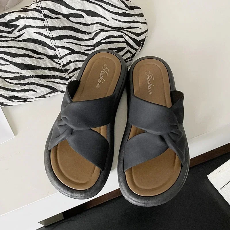Sandalias de mujer con tiras cruzadas y suela gruesa para verano - imagen 5