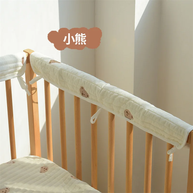 Protector de cuna oso bordado – Algodón suave antimordeduras - imagen 4