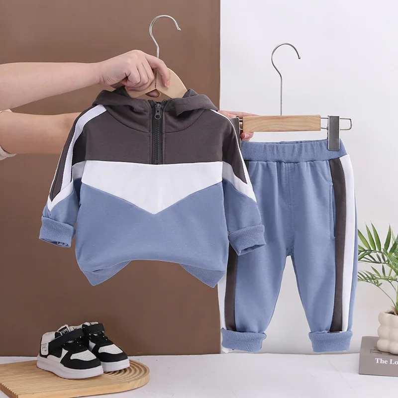 Conjunto bebe primavera-otono: chaqueta con capucha y pantalones - imagen 3