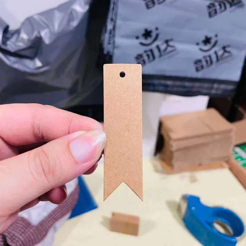 Etiquetas Kraft blancas cola de golondrina para boda y Navidad - imagen 5