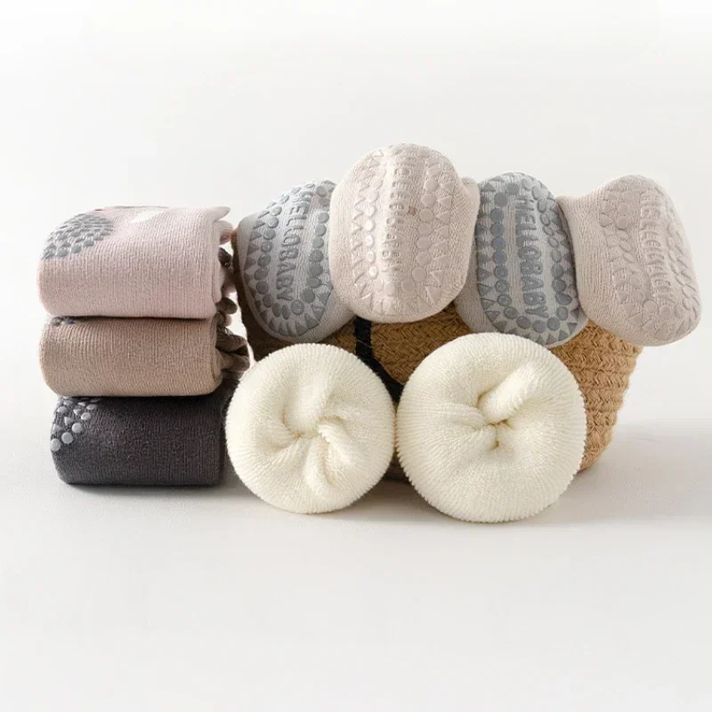 1 par de medias para bebé, calcetín para niño y niña, bonito oso de dibujos animados, calcetín antideslizante para suelo, Otoño Invierno, calcetín interior para recién nacido - imagen 2