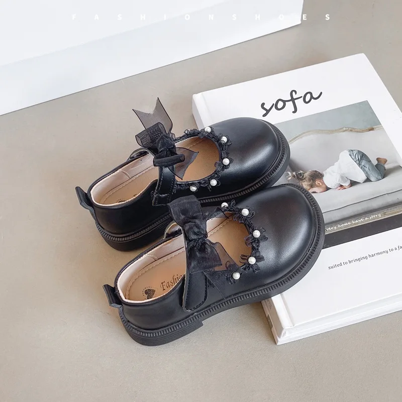 Nuevos zapatos de cuero, mocasines cómodos a la moda para primavera, zapatos suaves antideslizantes para niña, zapatos exquisitos de princesa para chico, sandalias clásicas Retro - imagen 4