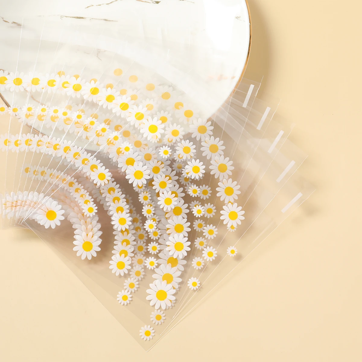 50/100pcs White Daisy Cellophane Cookie Bags Plastic Candy Bags Kids Birthday Self Adhesive Gift Packaging Bags Party Supplies - imagen 5