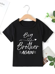 Camiseta kawaii Hermano Mayor – Estampado corazón y flecha