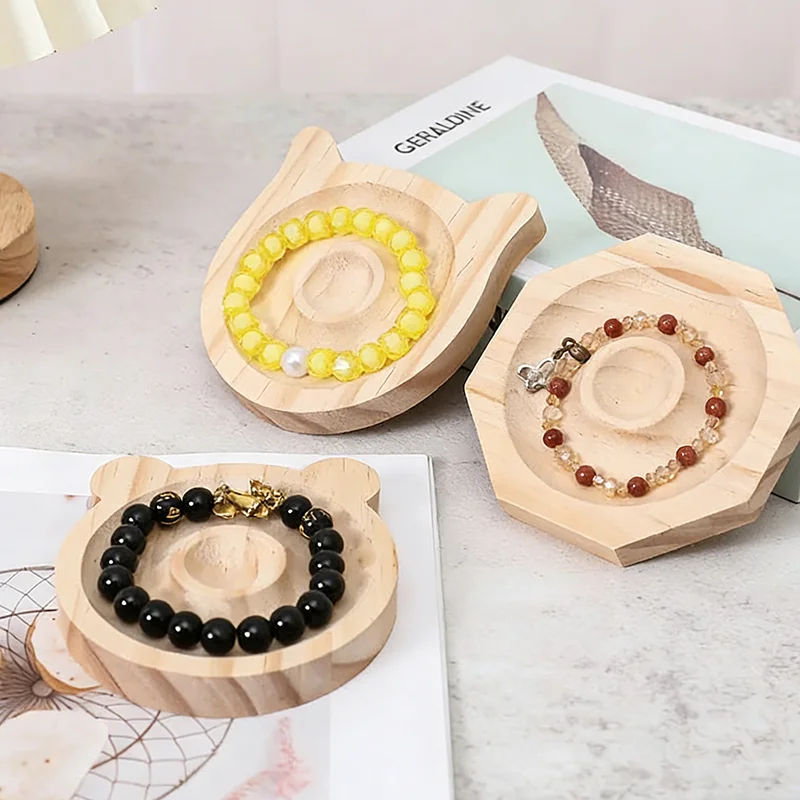 Tablero de madera para crear pulseras y collares infantiles - imagen 3