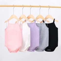 Pelele de punto para bebé con tirantes – Verano