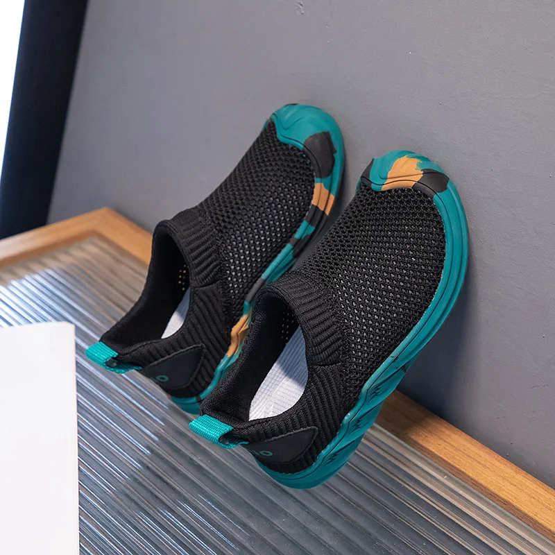 Nuevo zapato para chico, zapatillas informales de suela blanda a la moda, zapatos antideslizantes transpirables simples Retro para niño, zapatos para ir al trabajo diario para niñas - imagen 2