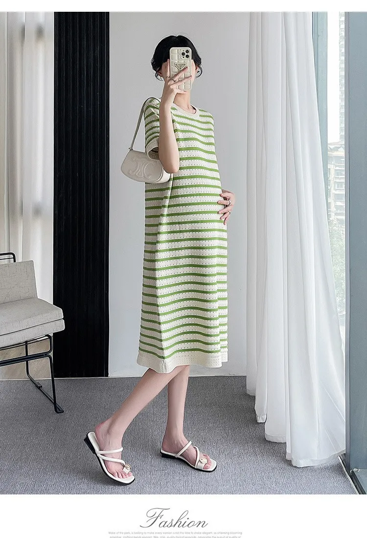 Vestido de maternidad tejido acanalado con cuello cuadrado