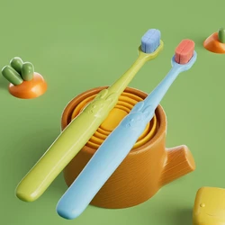 Cepillo dental infantil – Cerdas suaves diseño juego