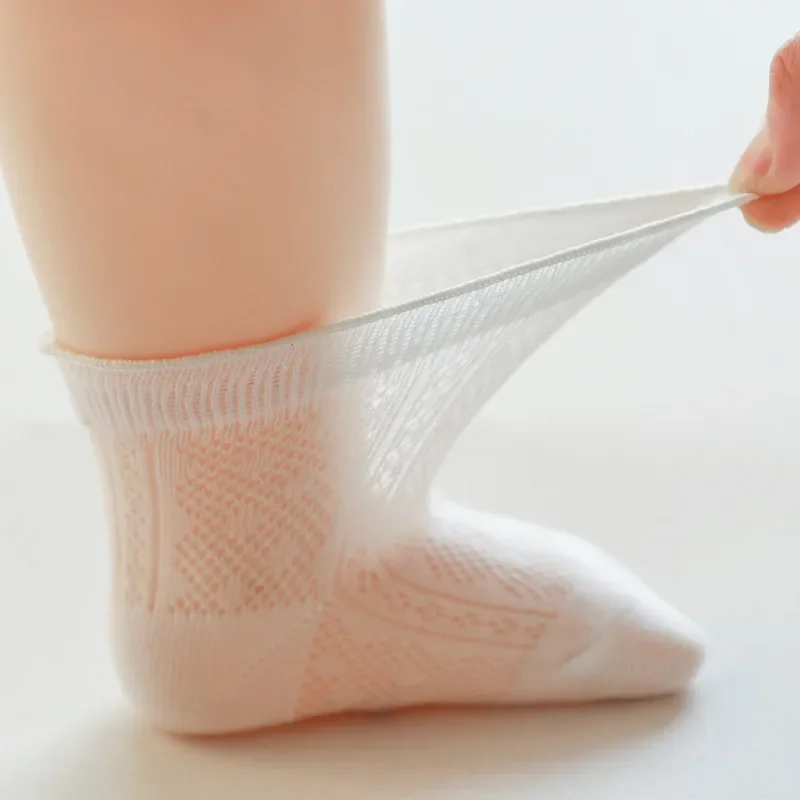 Calcetines tobilleros finos y transpirables para bebé, ropa nueva de verano de algodón de Color sólido con volantes para recién nacido, 2022 - imagen 3