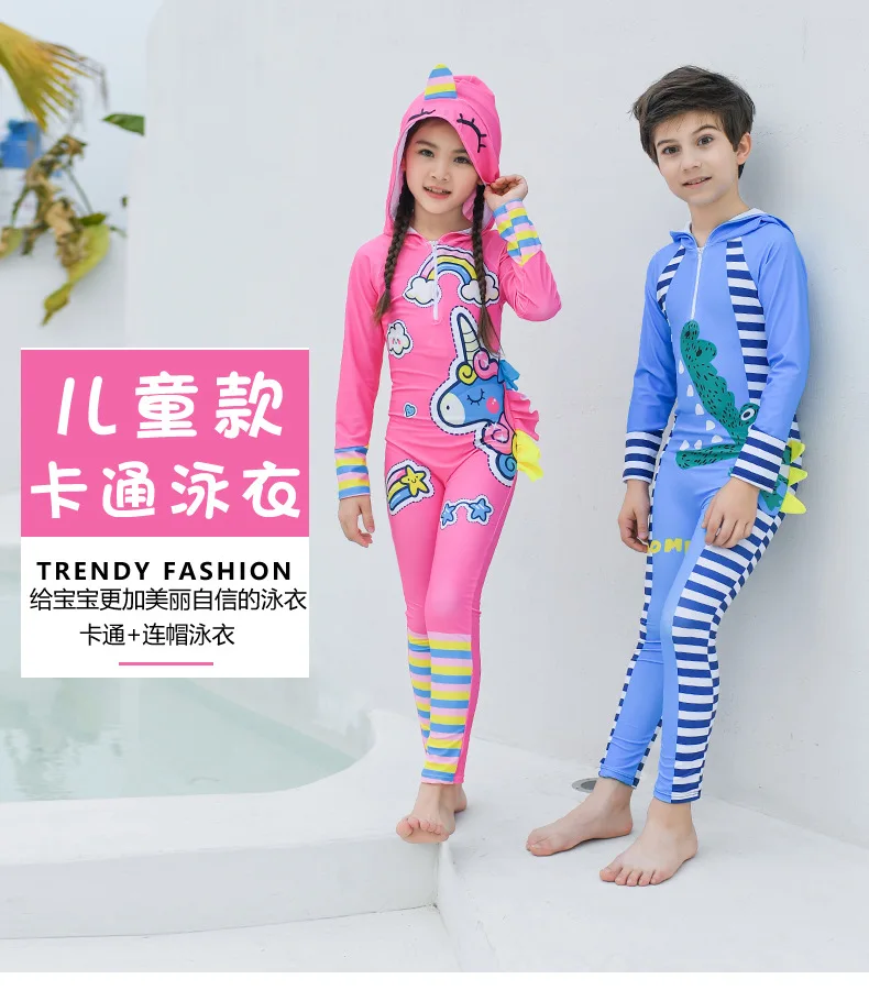 Corte trasero del traje de surf infantil