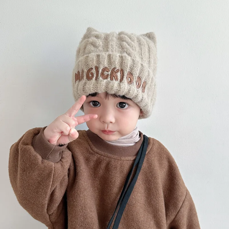 Gorro con orejas de animales bordado para niños