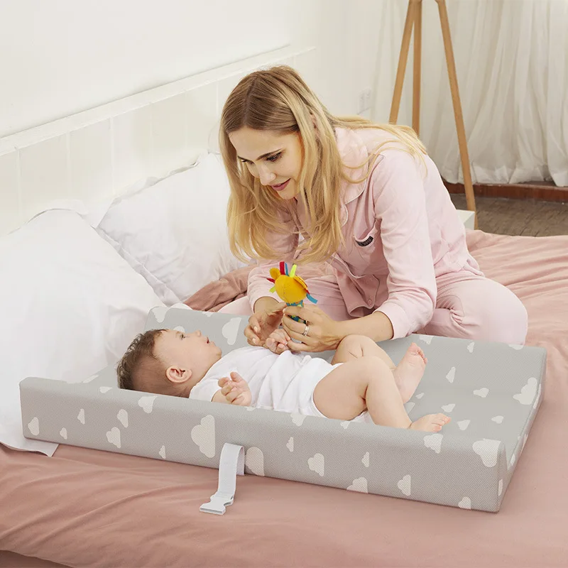 Cambiador de pañales plegable impermeable con almohadilla masaje - imagen 2