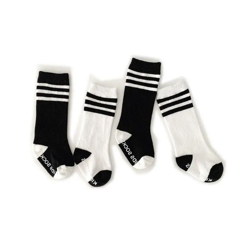 Calcetines de algodón suave para bebé, medias a rayas blancas y negras, antideslizantes, primavera, otoño e invierno - imagen 4