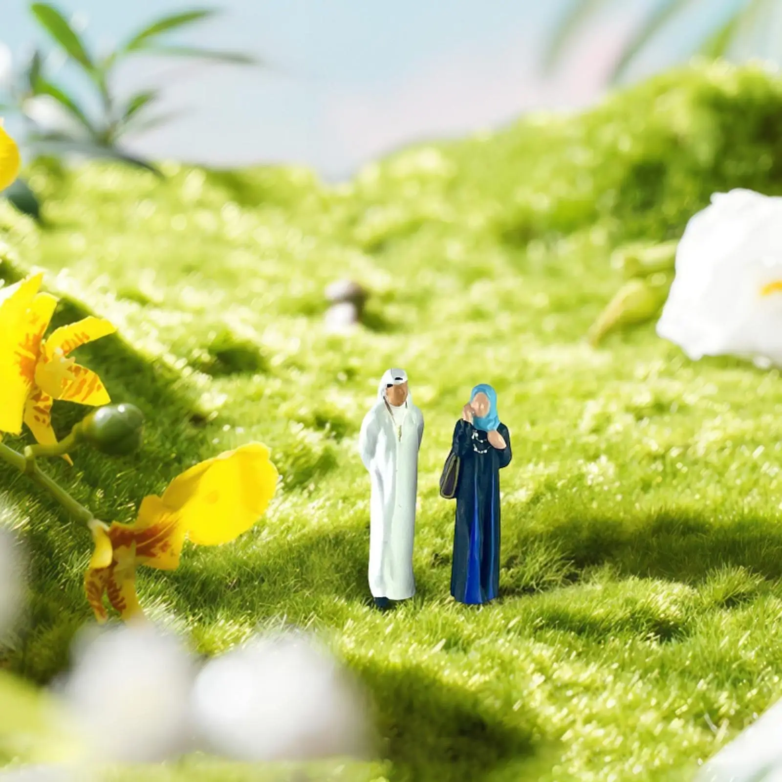 2x 1/64 Scale Miniature Figure Collection Movie Props Layout for DIY Scene Decor