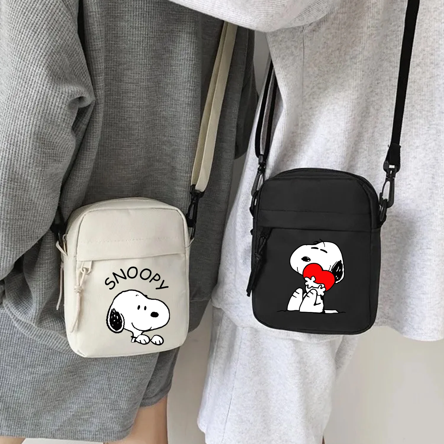 Nuevo Bolso de Hombro Snoopy, bolsos cruzados de dibujos animados para hombre y mujer, bolsa de almacenamiento de dos pisos, bolso deportivo cuadrado de gran capacidad a la moda, regalo
