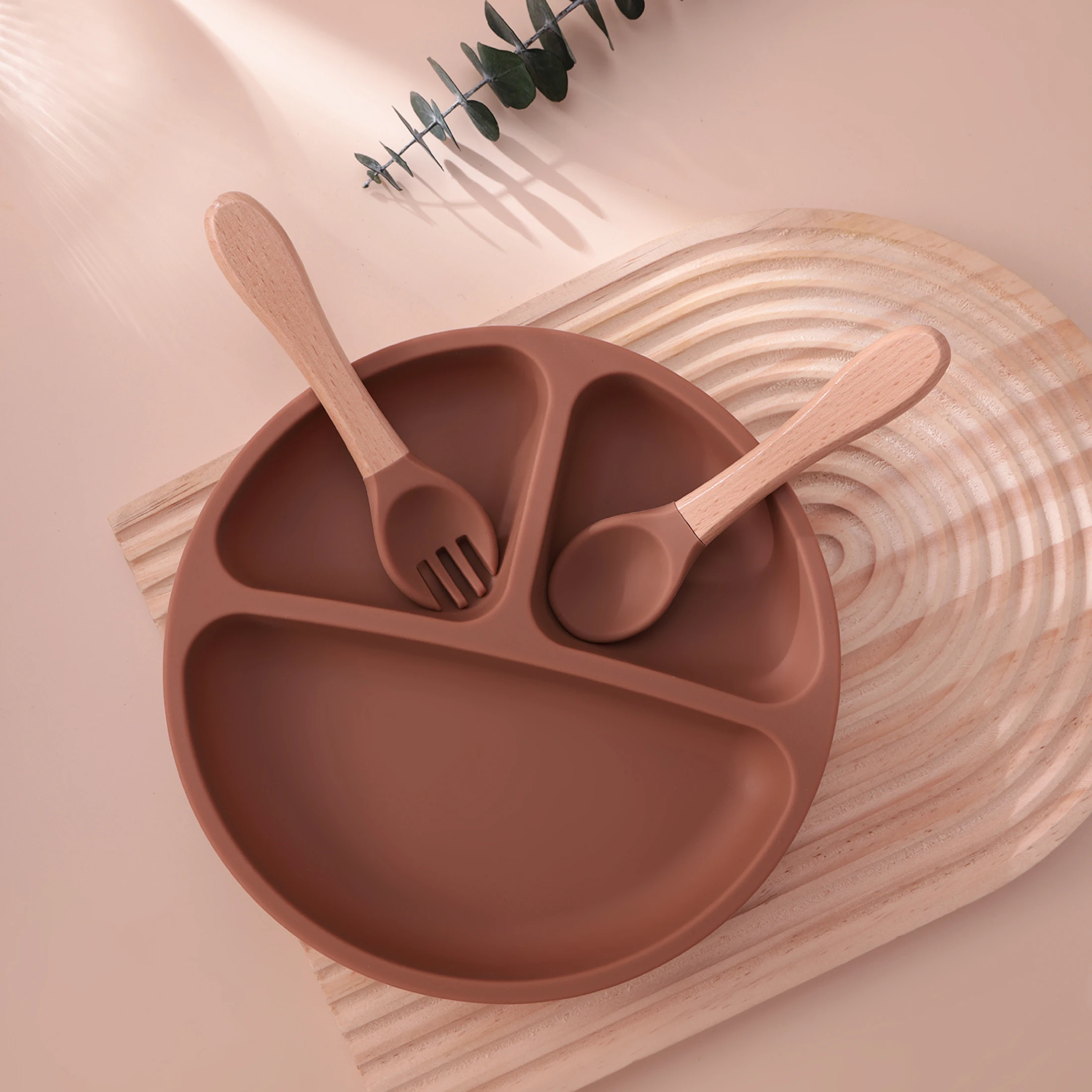 Set vajilla silicona bebé con cubiertos madera - imagen 4