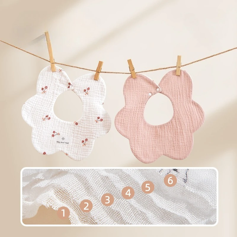 Babero de gasa reversible para recién nacido – pétalos - imagen 5