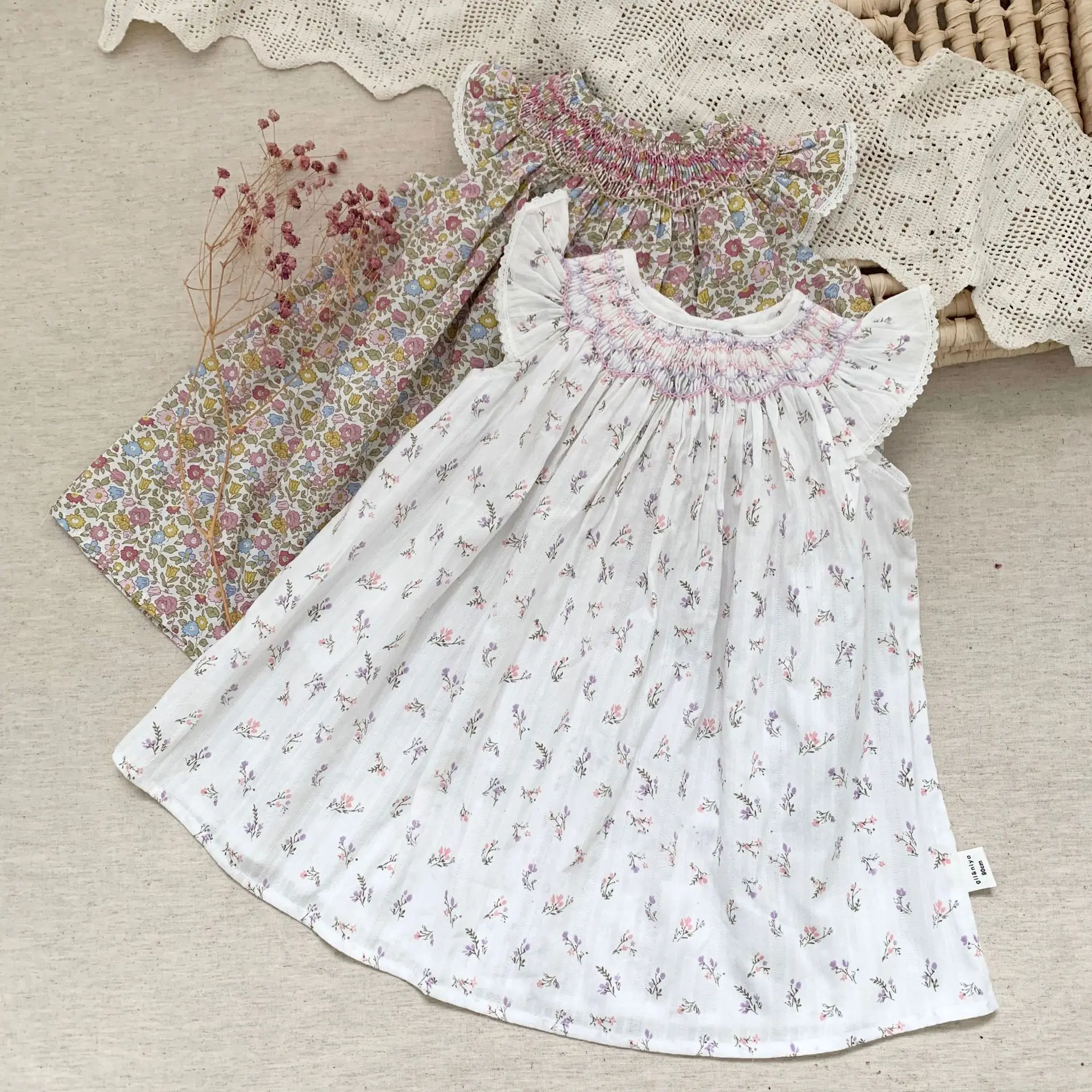 Vestido playero de encaje con volantes ahumados para niñas