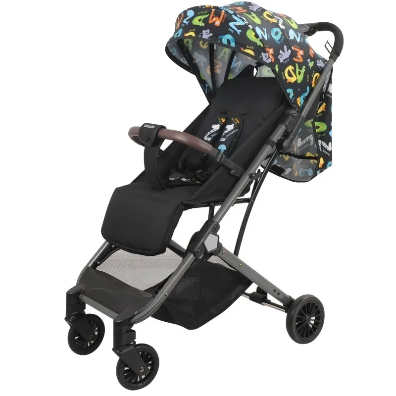 El cochecito de bebé es ligero, plegado y fácil de sentarse en el cochecito infantil ultraligero tipo tumbarse.