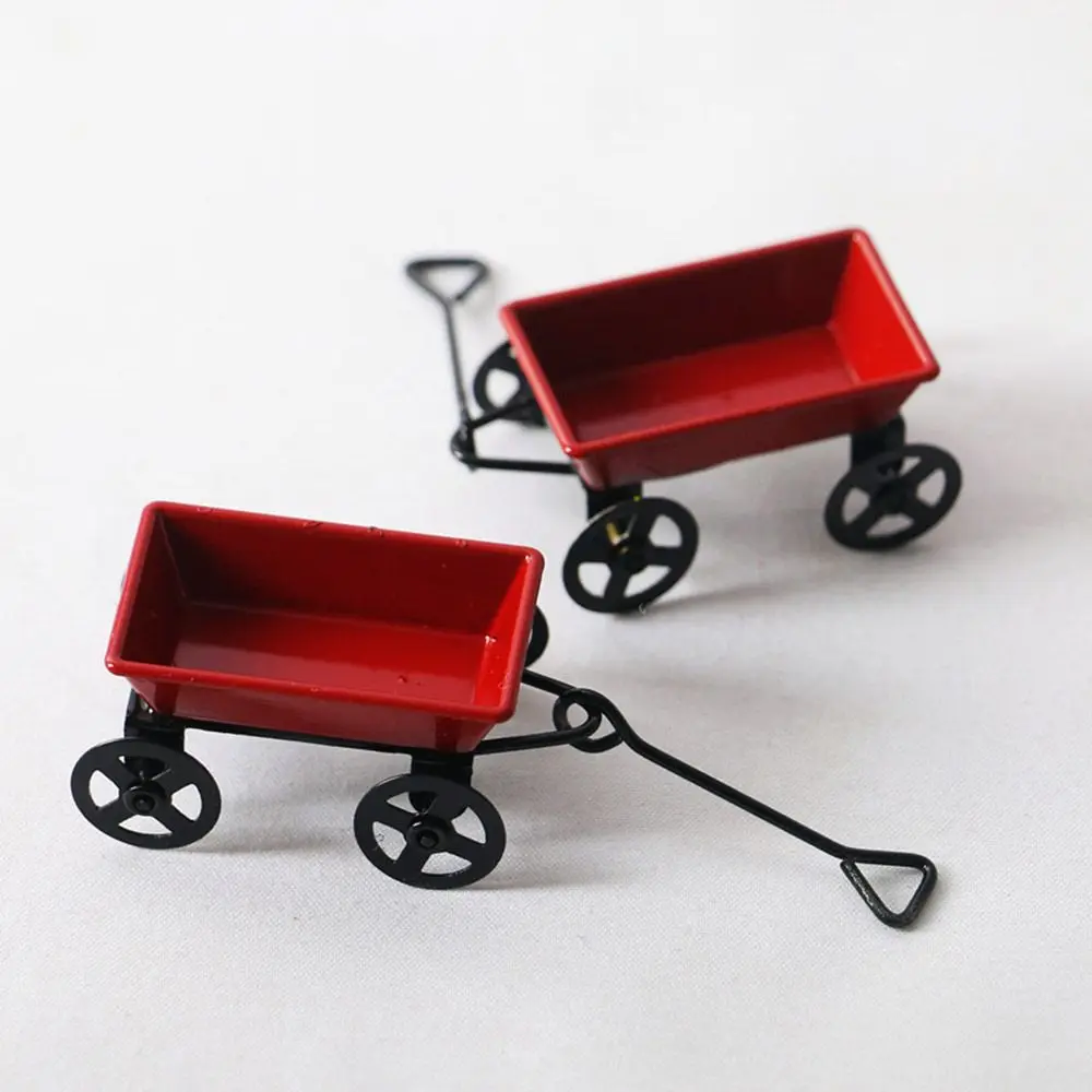 Mini carrito de jardín, casa de muñecas en miniatura de Metal rojo, pequeño carrito de tracción, muebles de jardín, juguete de casa de muñecas, accesorios en miniatura