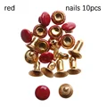 nails red