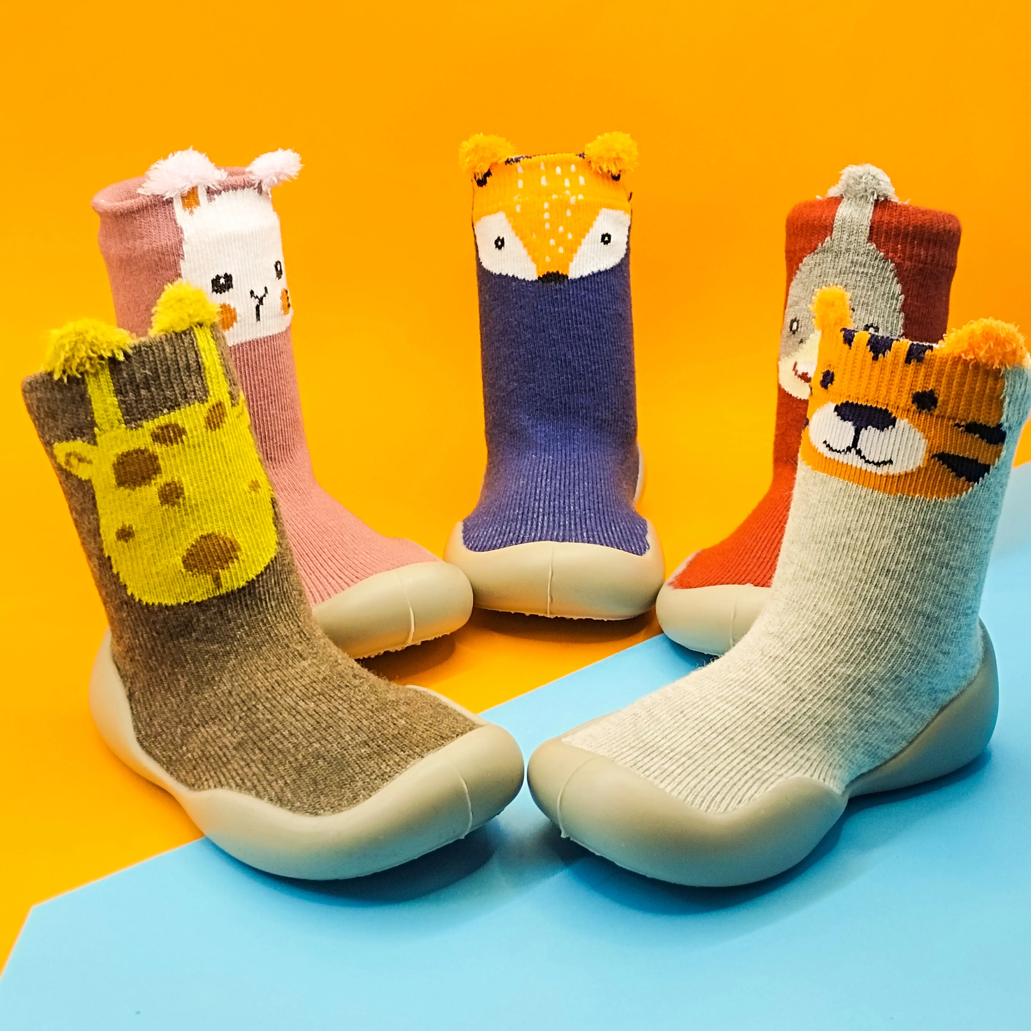 Zapatos y calcetines para bebés pequeños, zapatos de suelo de dibujos animados para niños y niñas, calcetines y zapatos impermeables y antideslizantes - imagen 4