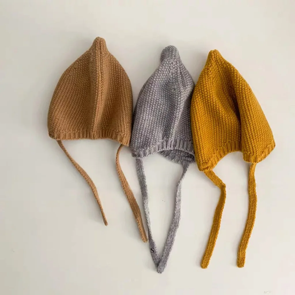 Gorro tejido cálido para bebé con protección de oídos – color sólido - imagen 5
