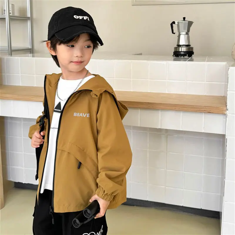 Chaqueta cortavientos impermeable transpirable con capucha para niño - imagen 4