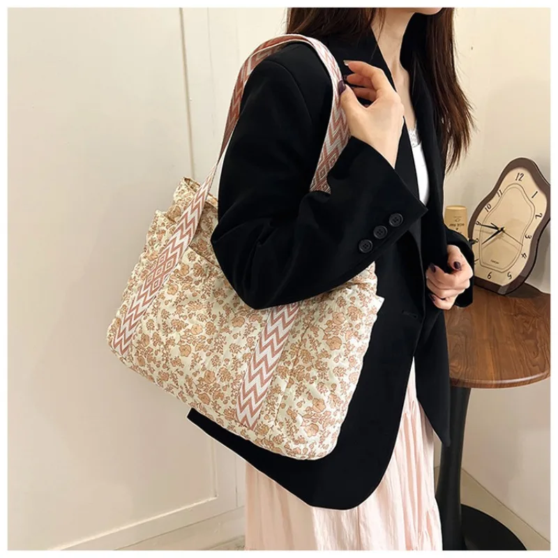 Bolsa de pañales para bebés Retro estética de nailon para mujer, bolsa de almacenamiento de cosas para recién nacidos, sencilla, a la moda, Jacquard Floral, bolsa para exteriores