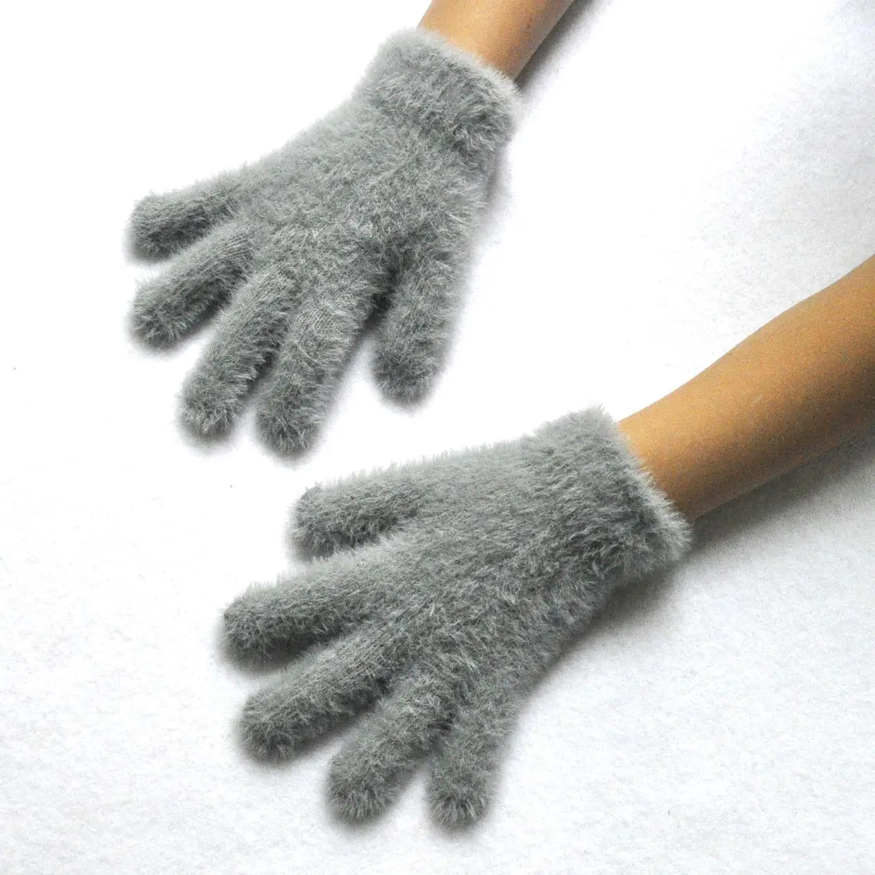 Nuevos guantes cálidos para niños de 3 a 6 años, guantes de invierno para bebés de imitación de marta, manoplas peludas de felpa gruesas sólidas con dedos completos, calentador de manos para otoño