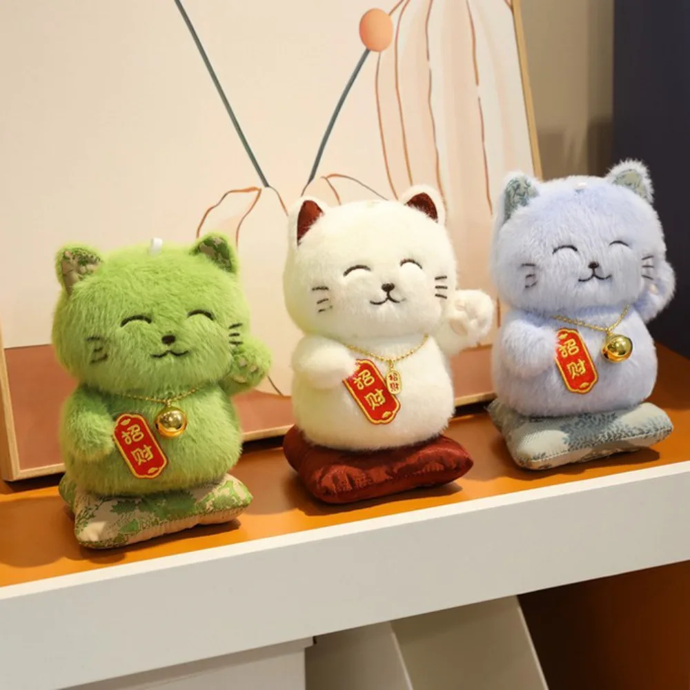 Gato de peluche navideño con collar de la suerte blando - imagen 2