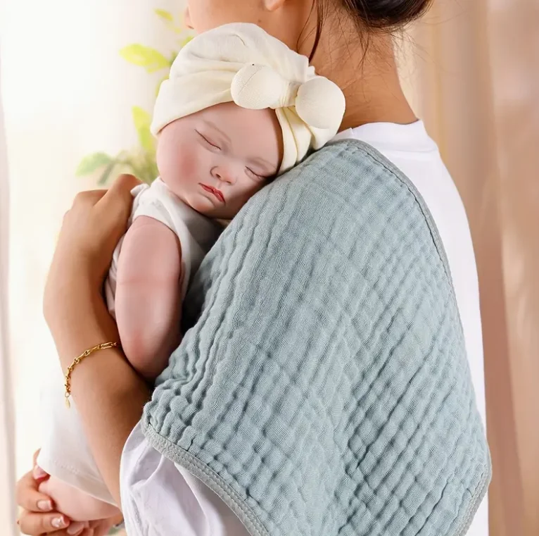 Babero de eructos y toalla de muselina para bebé – con bucle - imagen 3
