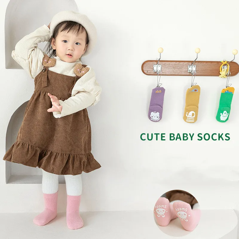 1 par de calcetines cálidos y bonitos de pantorrilla de dibujos animados para niños, niños y niñas, calcetines antideslizantes a la moda para primeros pasos, calcetines suaves de algodón para Otoño e Invierno - imagen 3