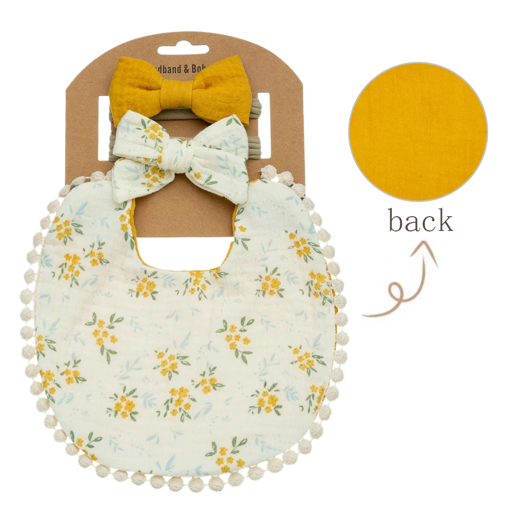 Set baberos florales bebé con diademas, toalla eructo y gorros - imagen 2