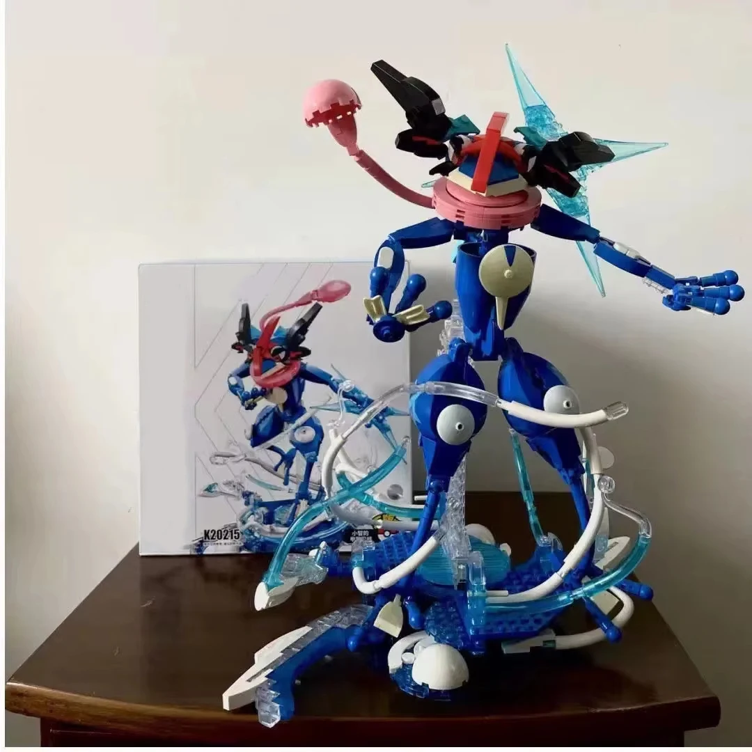 Set de construcción Pokémon con Charizard y Greninja para niños - imagen 5