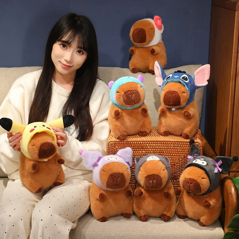 22cm dibujos animados Pikachu Stitch Kuromi sombrero Capibara juguete de peluche Capibara Animal relleno Capibara suave con muñeco de peluche de baloncesto - imagen 4