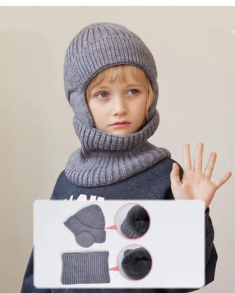 Niña llevando el gorro en un entorno nevado