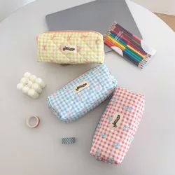Estuche escolar acolumado con estampado de cuadros – Vuelta al Cole